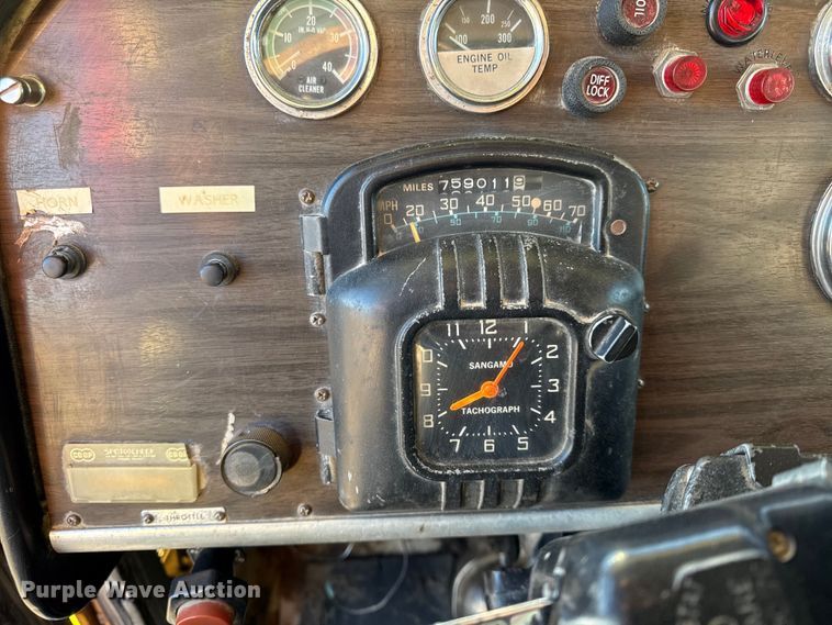 image for item EN0164 1981 Peterbilt 359 dump truck