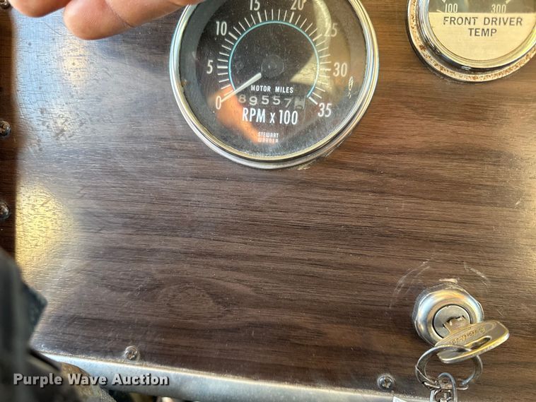 image for item EN0164 1981 Peterbilt 359 dump truck