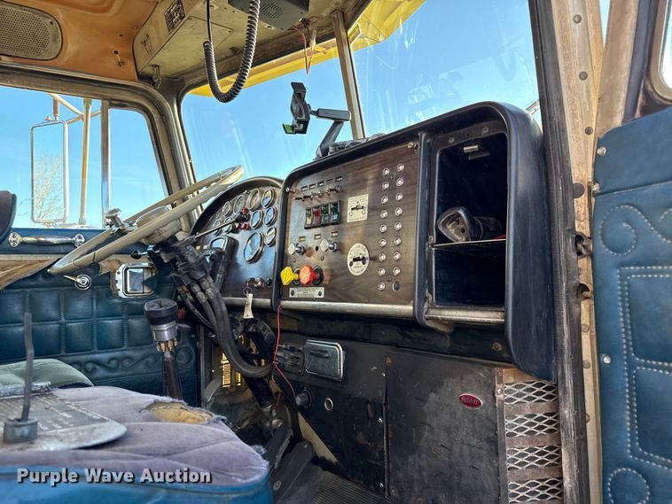 image for item EN0164 1981 Peterbilt 359 dump truck