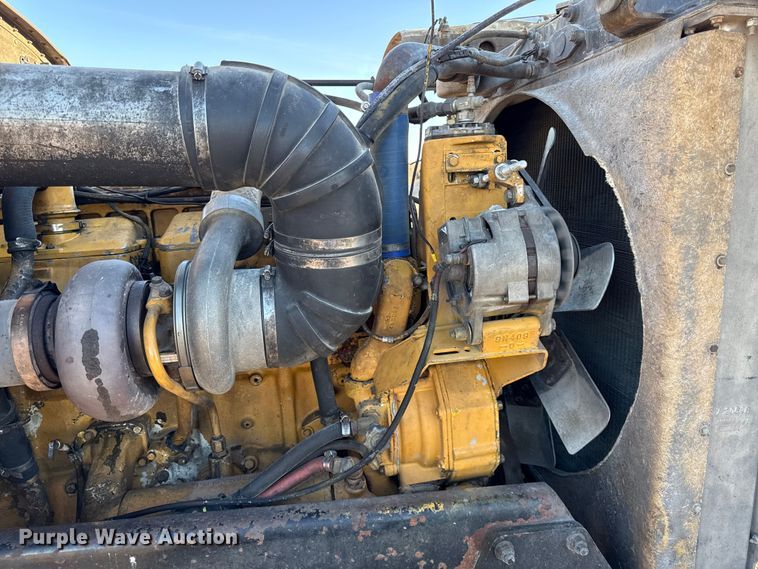 image for item EN0164 1981 Peterbilt 359 dump truck