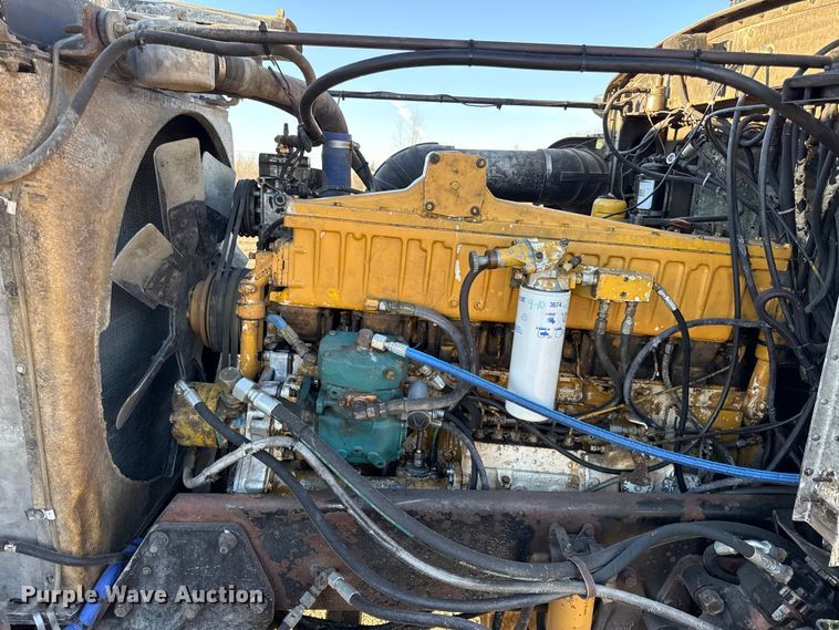 image for item EN0164 1981 Peterbilt 359 dump truck