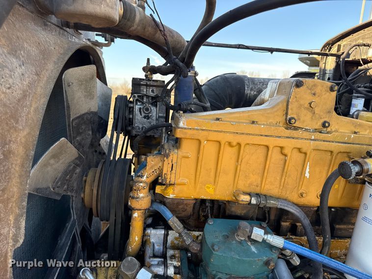 image for item EN0164 1981 Peterbilt 359 dump truck