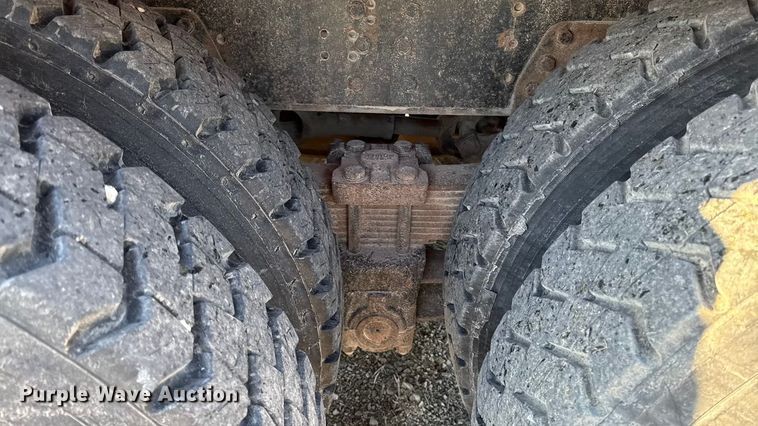 image for item EN0164 1981 Peterbilt 359 dump truck