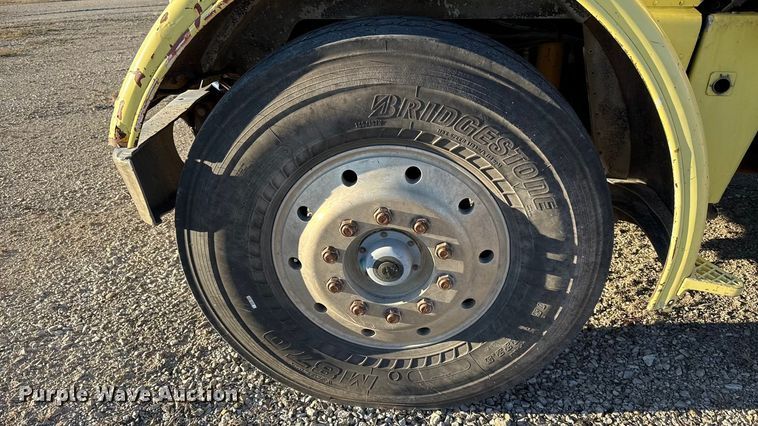 image for item EN0164 1981 Peterbilt 359 dump truck