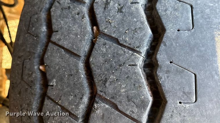 image for item EN0164 1981 Peterbilt 359 dump truck