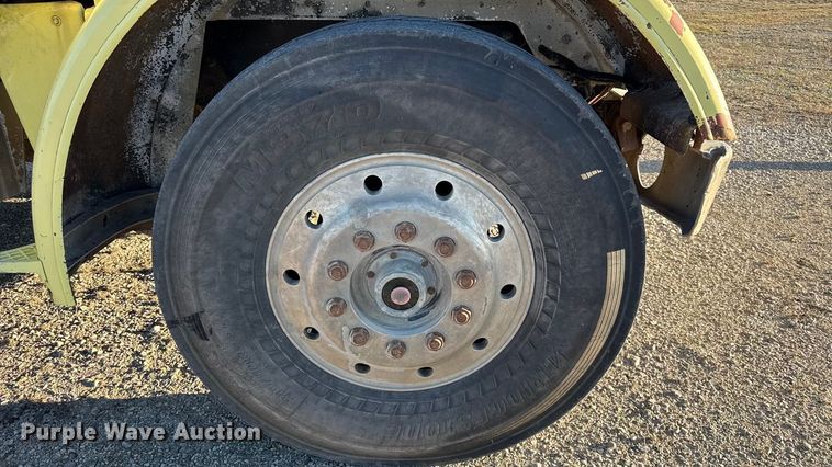 image for item EN0164 1981 Peterbilt 359 dump truck