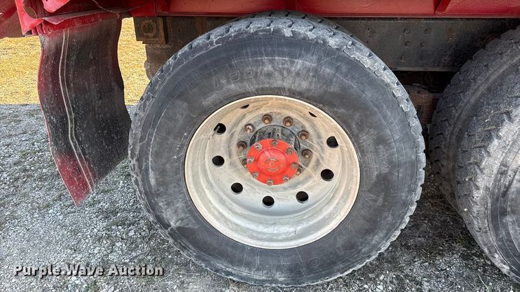 image for item EN0164 1981 Peterbilt 359 dump truck