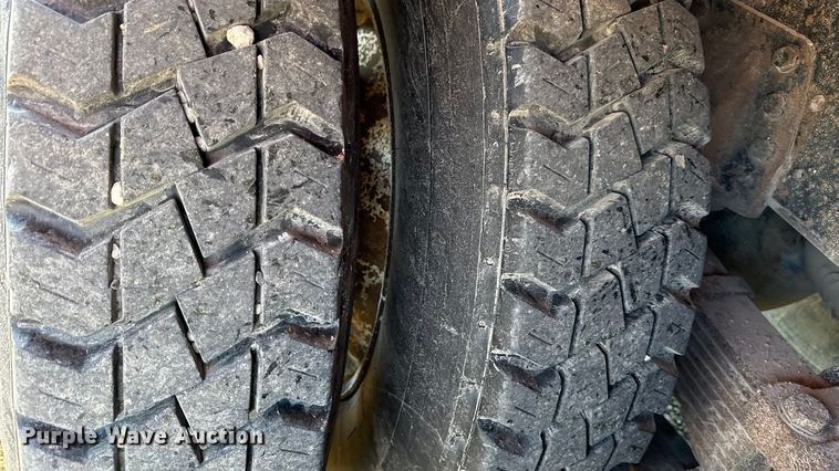 image for item EN0164 1981 Peterbilt 359 dump truck