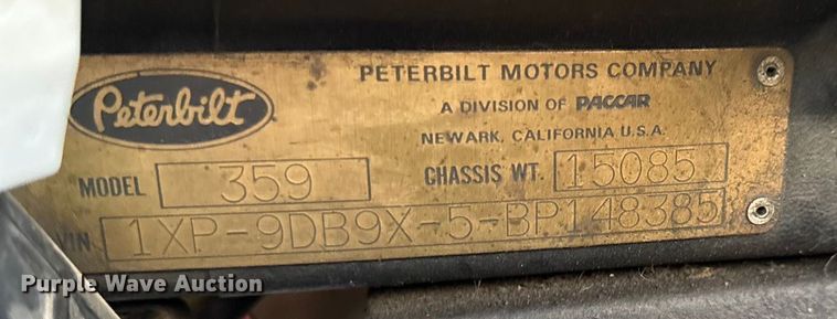 image for item EN0164 1981 Peterbilt 359 dump truck