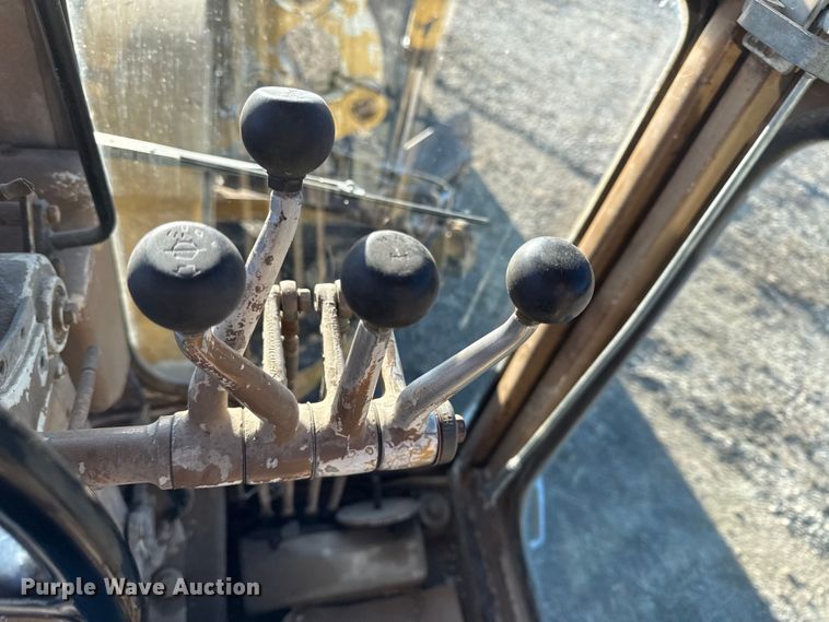 image for item EN0165 1980 Caterpillar 14G motor grader