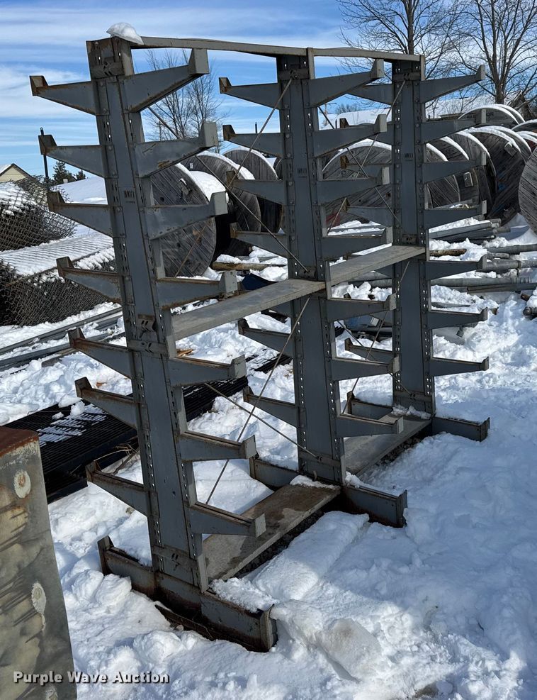 image for item EN0734 Building materials and tools