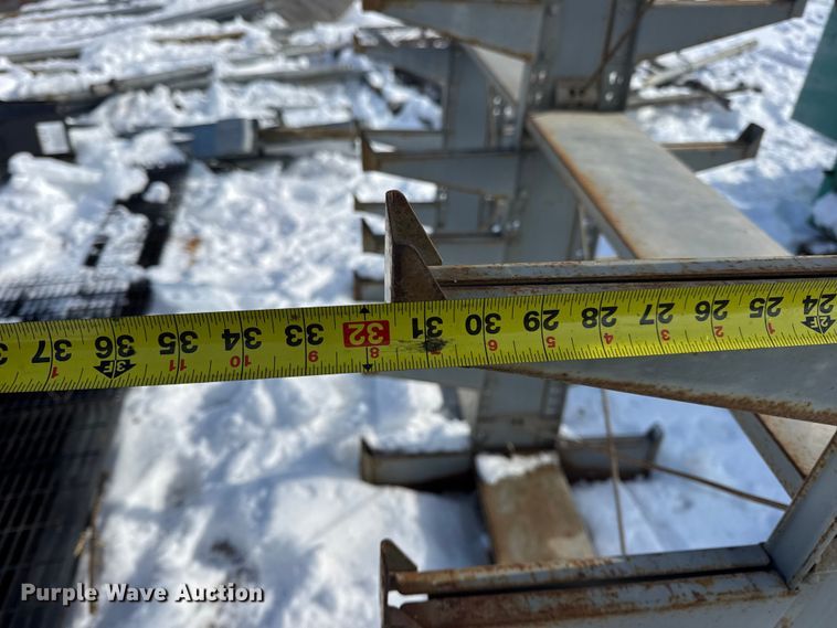 image for item EN0734 Building materials and tools