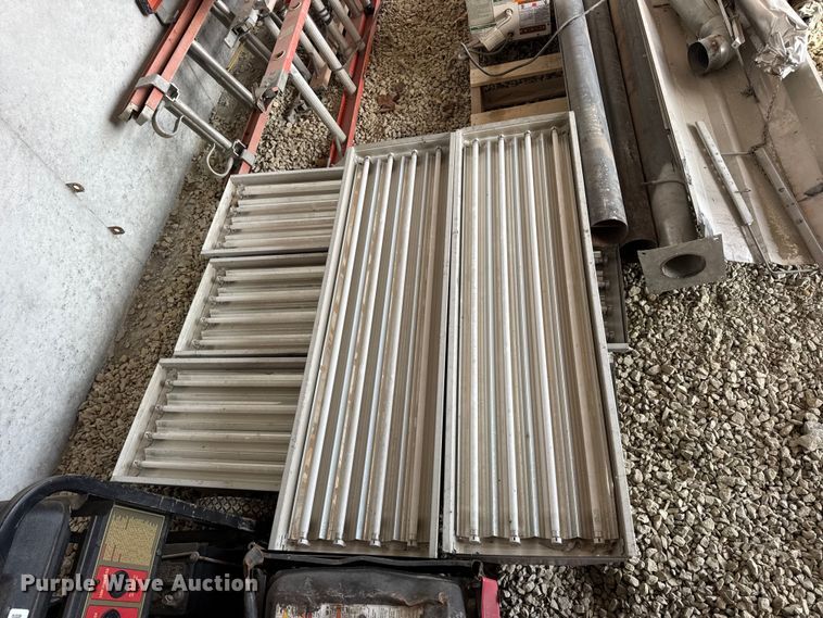 image for item EN0734 Building materials and tools