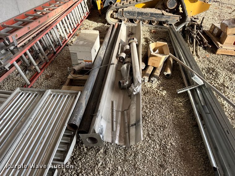 image for item EN0734 Building materials and tools