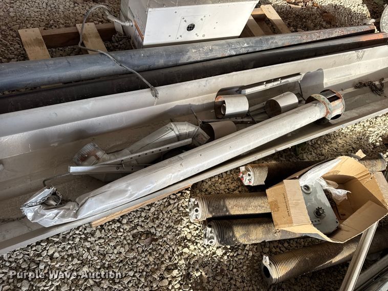 image for item EN0734 Building materials and tools