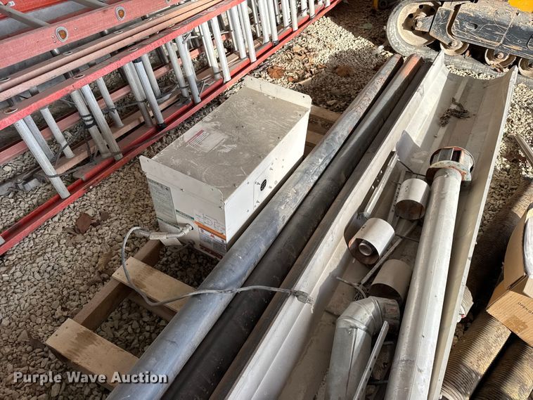 image for item EN0734 Building materials and tools