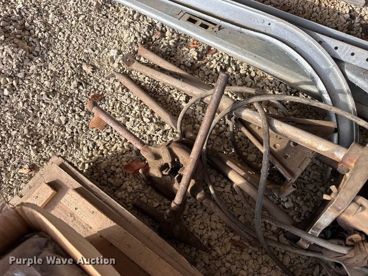 image for item EN0734 Building materials and tools