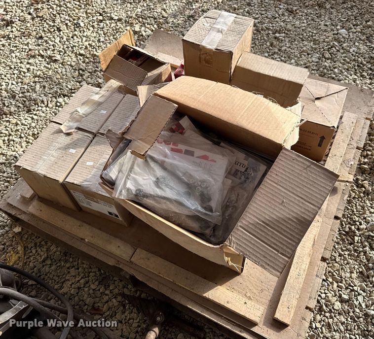 image for item EN0734 Building materials and tools