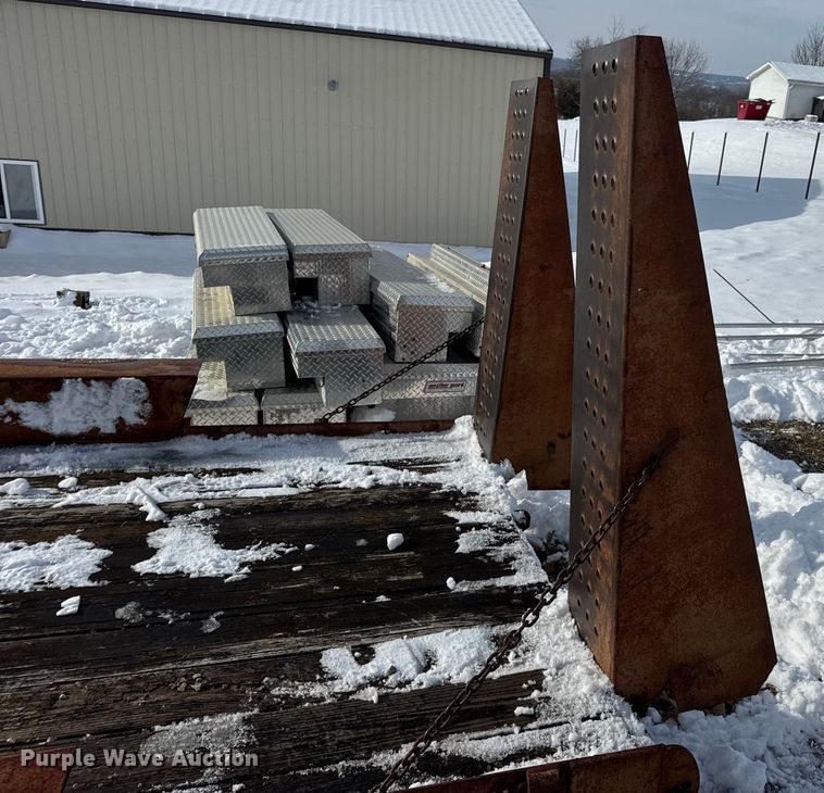 image for item EN0737 1992 Belshe equipment trailer