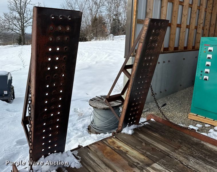 image for item EN0745 1992 Belshe CT-2 equipment trailer