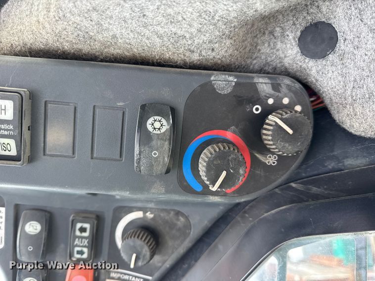 image for item EN0746 2012 John Deere 329D skid steer loader