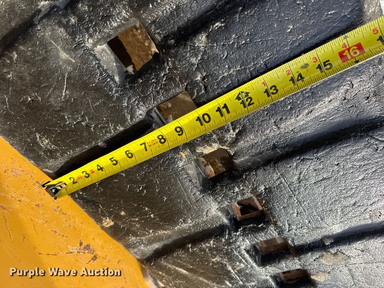 image for item EN0746 2012 John Deere 329D skid steer loader