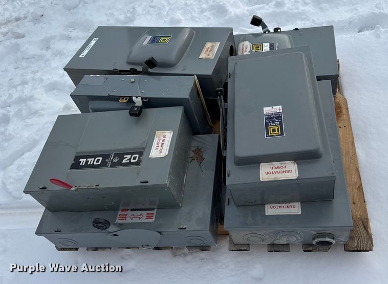 image for item EN0747 (8) transfer switch boxes