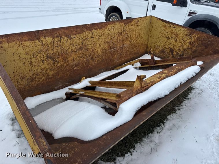 image for item EN0756 Wheel loaded bucket