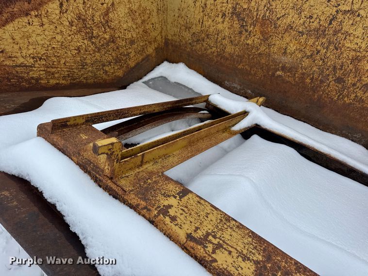 image for item EN0756 Wheel loaded bucket