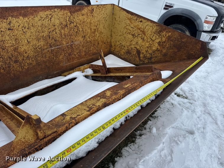 image for item EN0756 Wheel loaded bucket