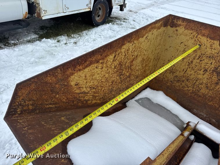 image for item EN0756 Wheel loaded bucket