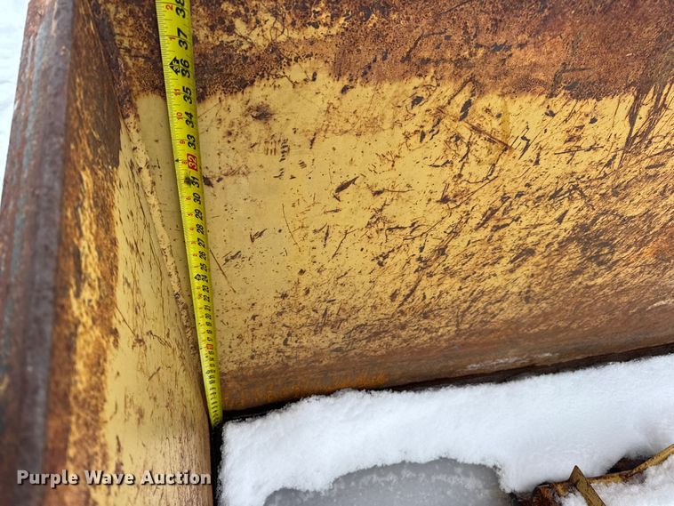 image for item EN0756 Wheel loaded bucket