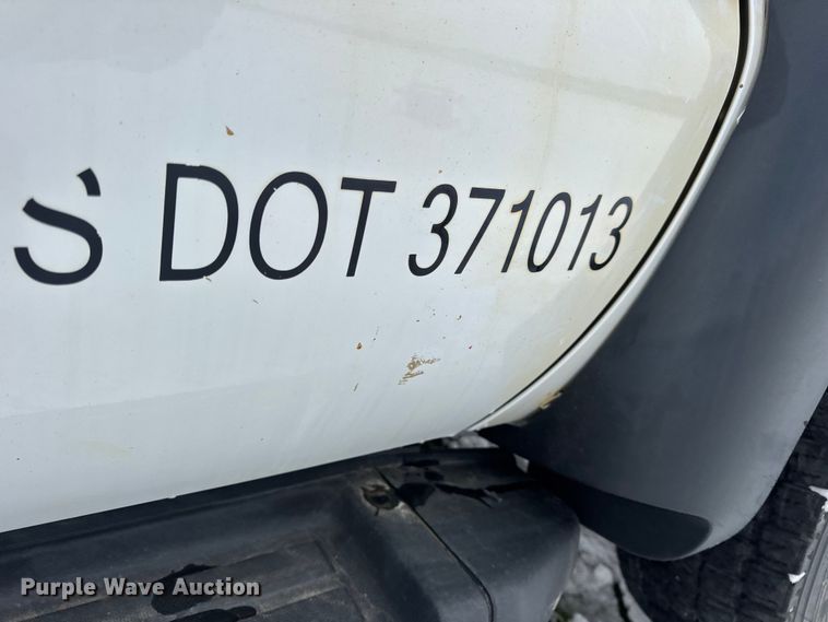 image for item EN0757 2012 Ford F550 utility / service truck