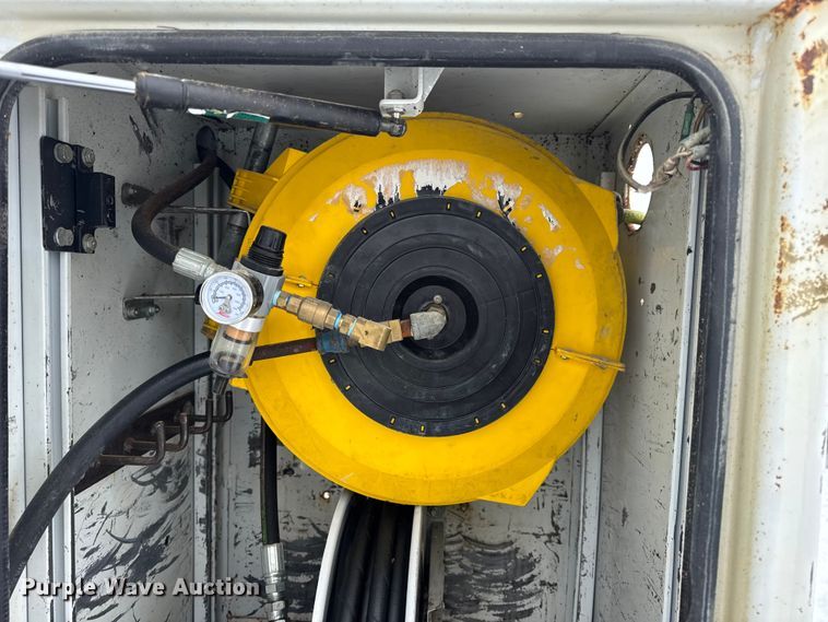 image for item EN0757 2012 Ford F550 utility / service truck