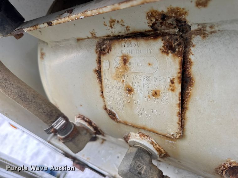 image for item EN0757 2012 Ford F550 utility / service truck