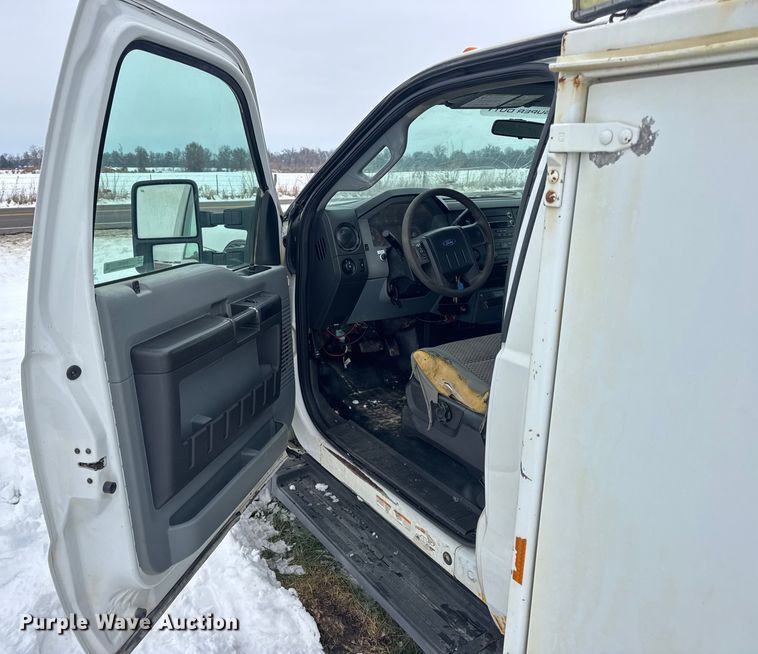 image for item EN0757 2012 Ford F550 utility / service truck