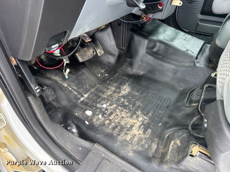 image for item EN0757 2012 Ford F550 utility / service truck