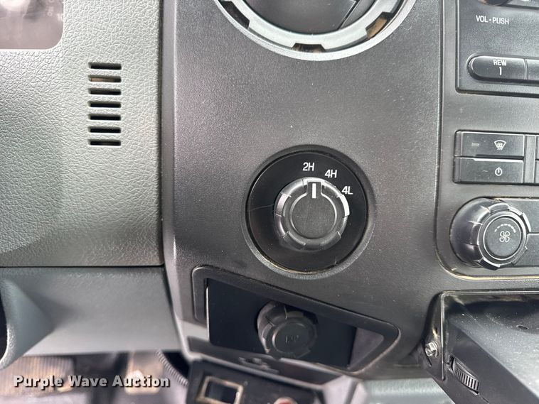 image for item EN0757 2012 Ford F550 utility / service truck