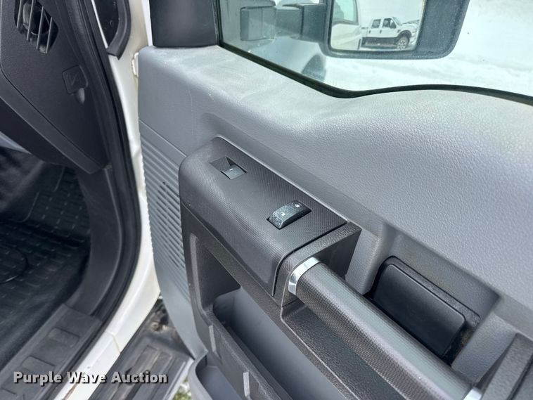 image for item EN0757 2012 Ford F550 utility / service truck