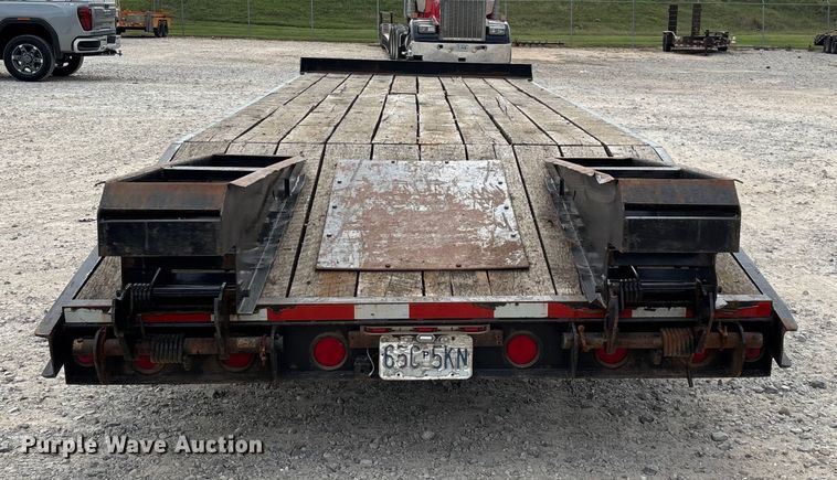 image for item EN5688 2004 Belshe equipment trailer