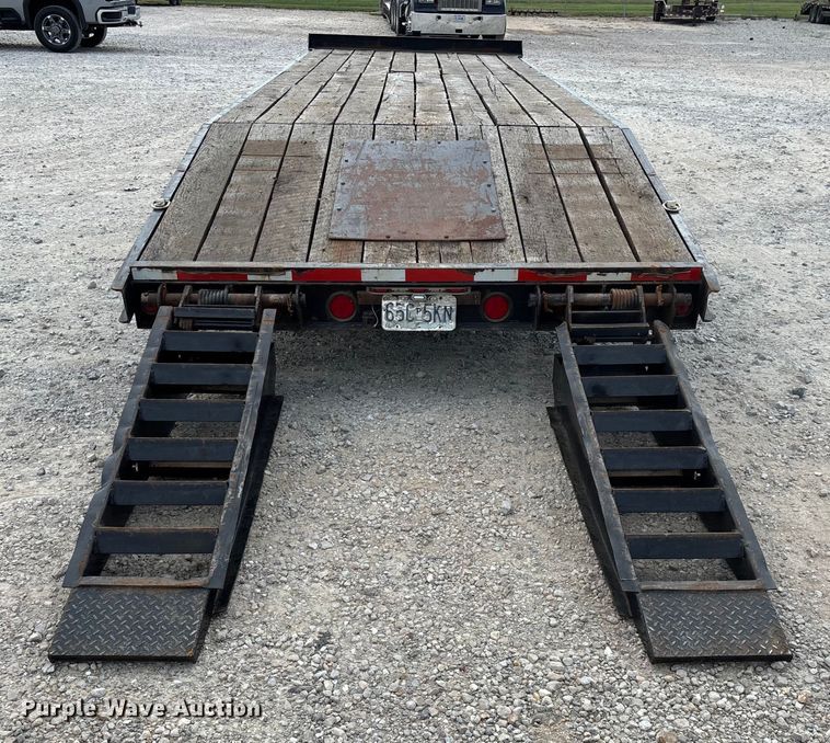 image for item EN5688 2004 Belshe equipment trailer