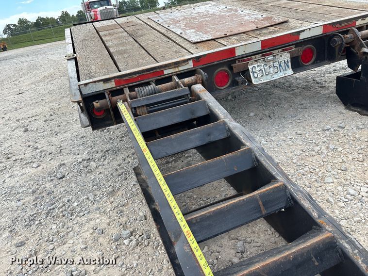image for item EN5688 2004 Belshe equipment trailer