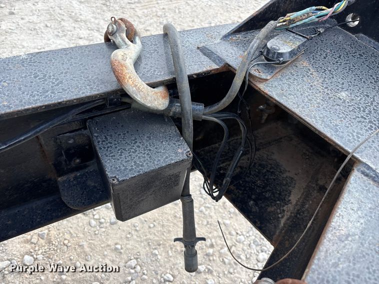 image for item EN5688 2004 Belshe equipment trailer