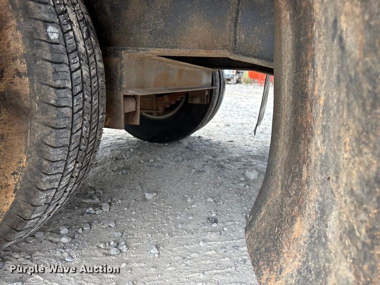 image for item EN5688 2004 Belshe equipment trailer