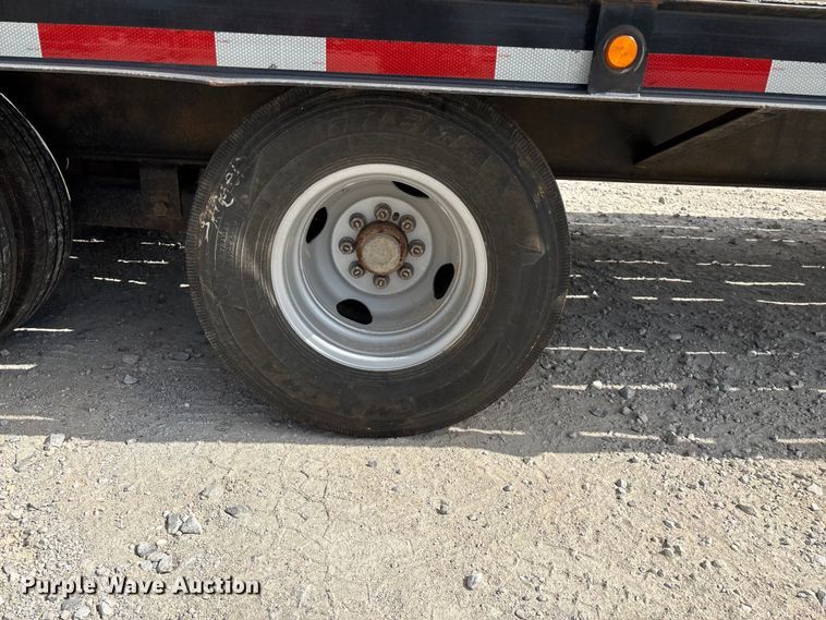 image for item EN5688 2004 Belshe equipment trailer