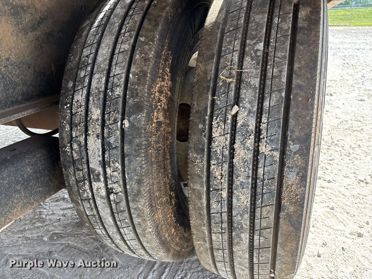 image for item EN5688 2004 Belshe equipment trailer