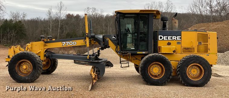 image for item EN5833 2008 John Deere 770D motor grader
