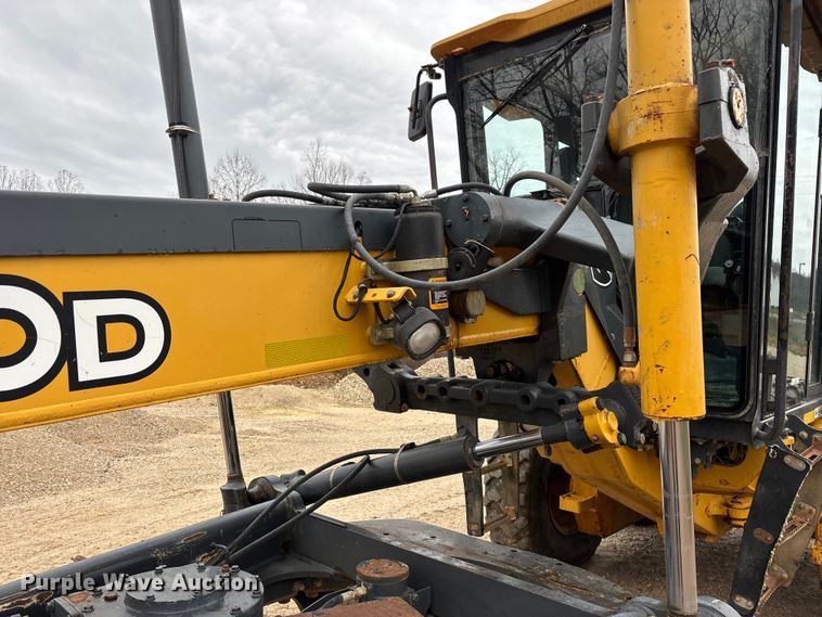 image for item EN5833 2008 John Deere 770D motor grader