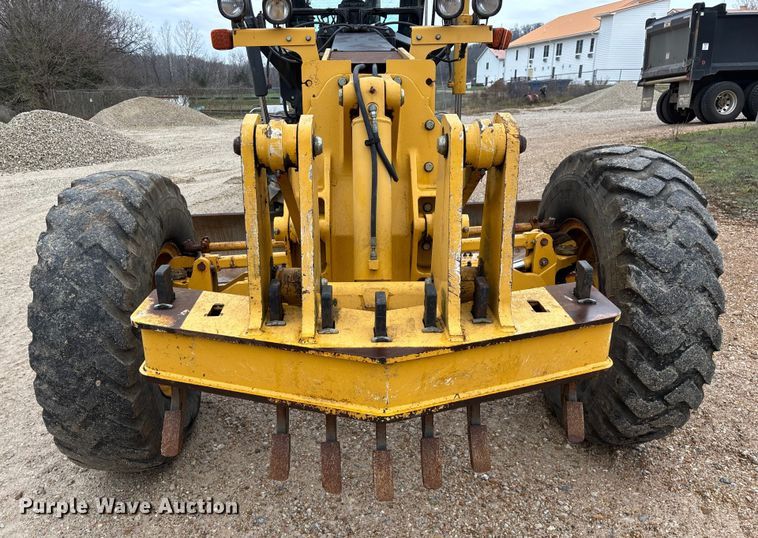 image for item EN5833 2008 John Deere 770D motor grader