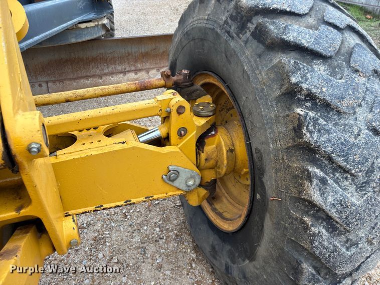 image for item EN5833 2008 John Deere 770D motor grader